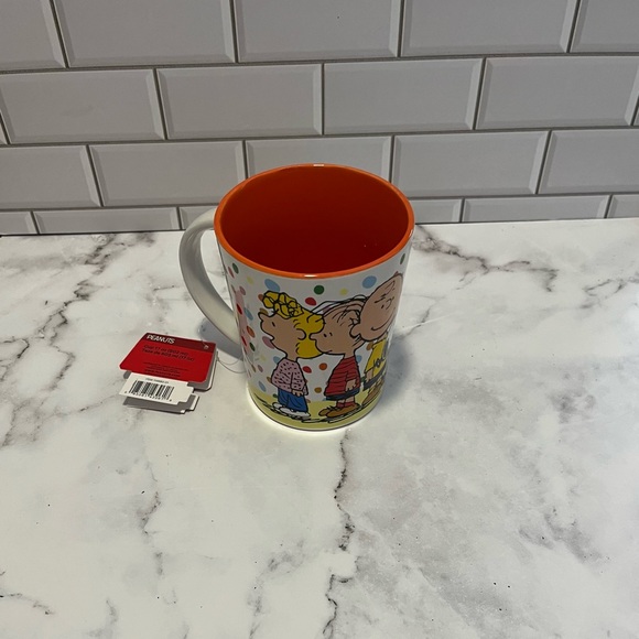 Peanuts Size:17 oz  Coffee Cup/Socks  Great for Gift 🎁 Super Cute! - Picture 4 of 9